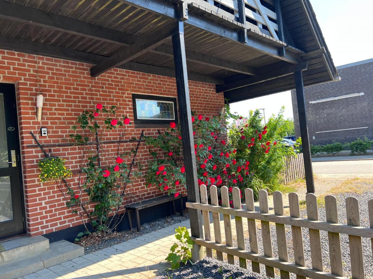 5 Minute Walk To Lego House-2 Bedrooms With Balcony Garden View.Loft Floor 比隆 外观 照片